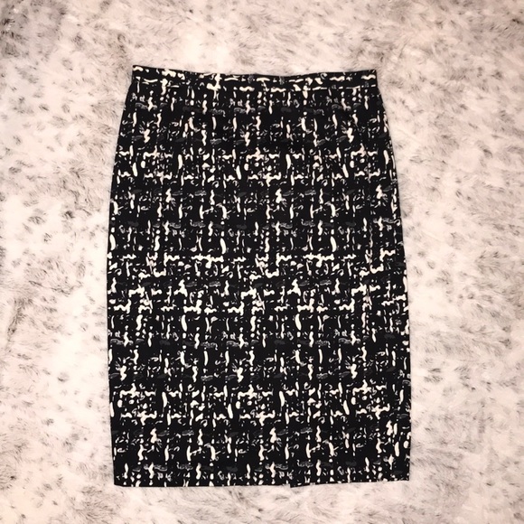 MICHAEL Michael Kors- Pencil Skirt - Picture 1 of 4
